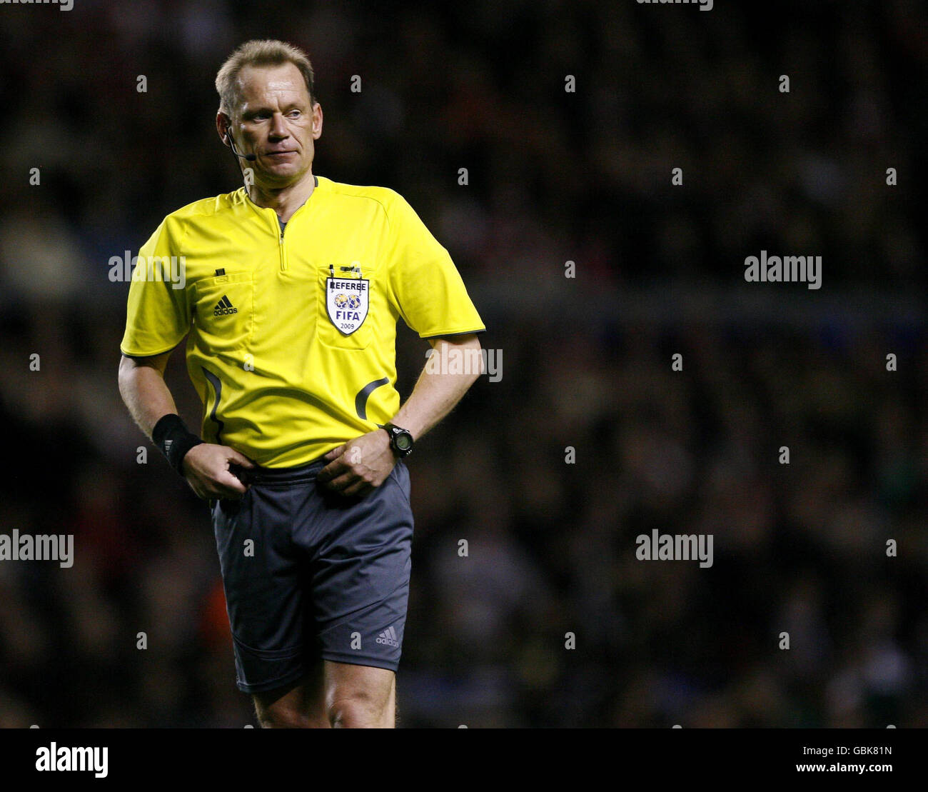 Foto non pubblicata in precedenza del 04/09/08 del Referee Claus Bo Larsen durante la partita finale del quartiere UEFA Champions League contro Liverpool. Foto Stock