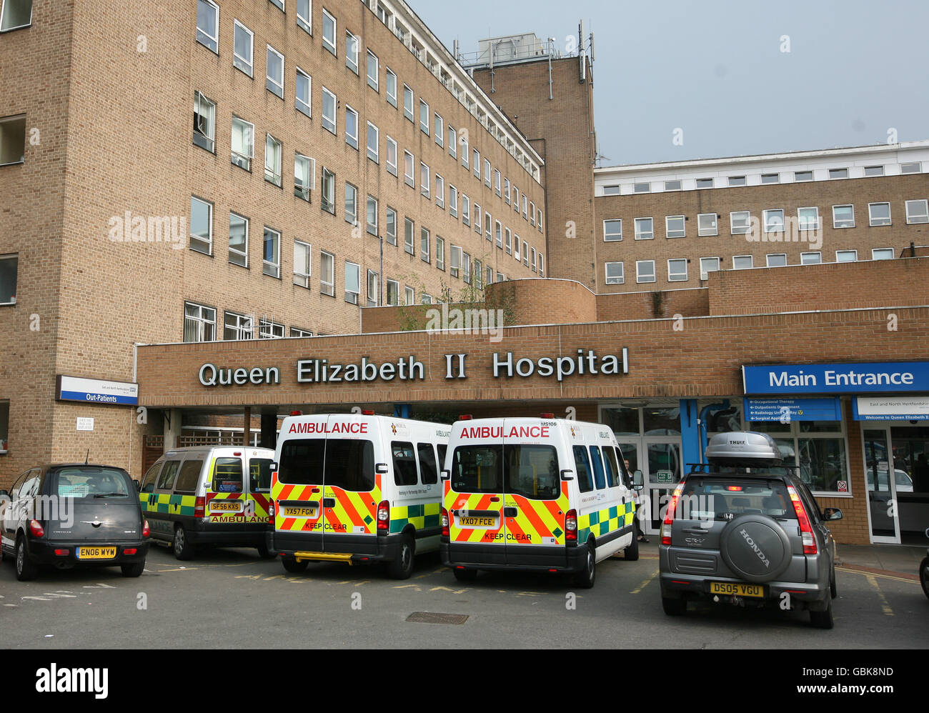 Una vista generale del Queen Elizabeth II Hospital, Welwyn Garden City, Hertfordshire. Foto Stock