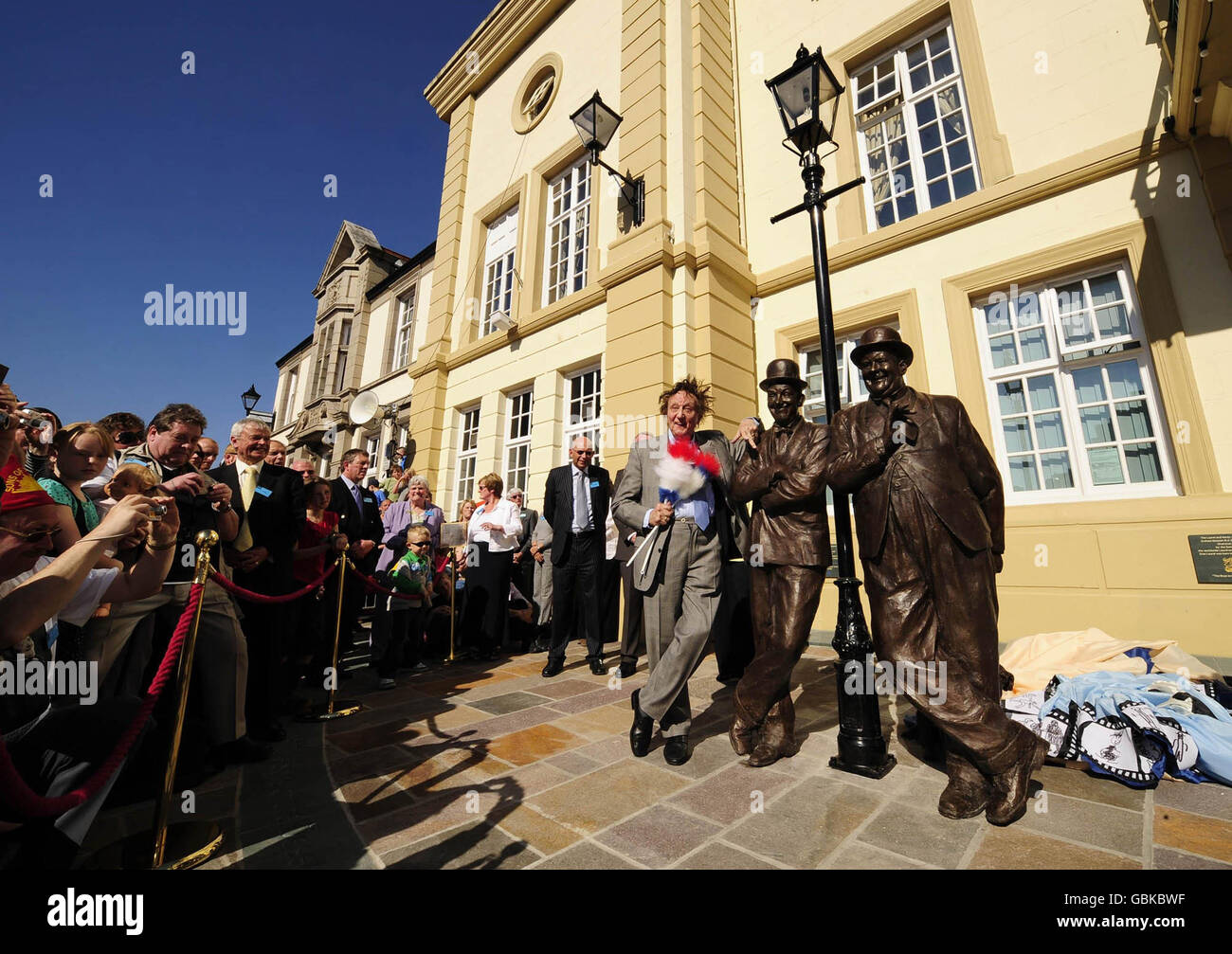 Laurel e Hardy statua svelata Foto Stock