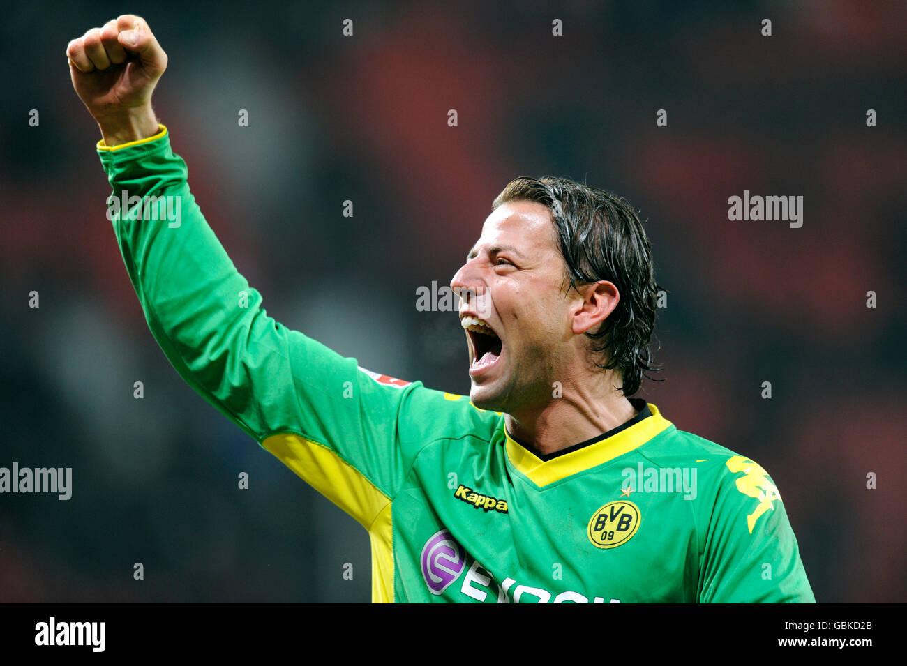 Roman Weidenfeller per celebrare la sua vittoria dopo il fischio finale, Bayer Leverkusen - Borussia Dortmund 1:3 Foto Stock