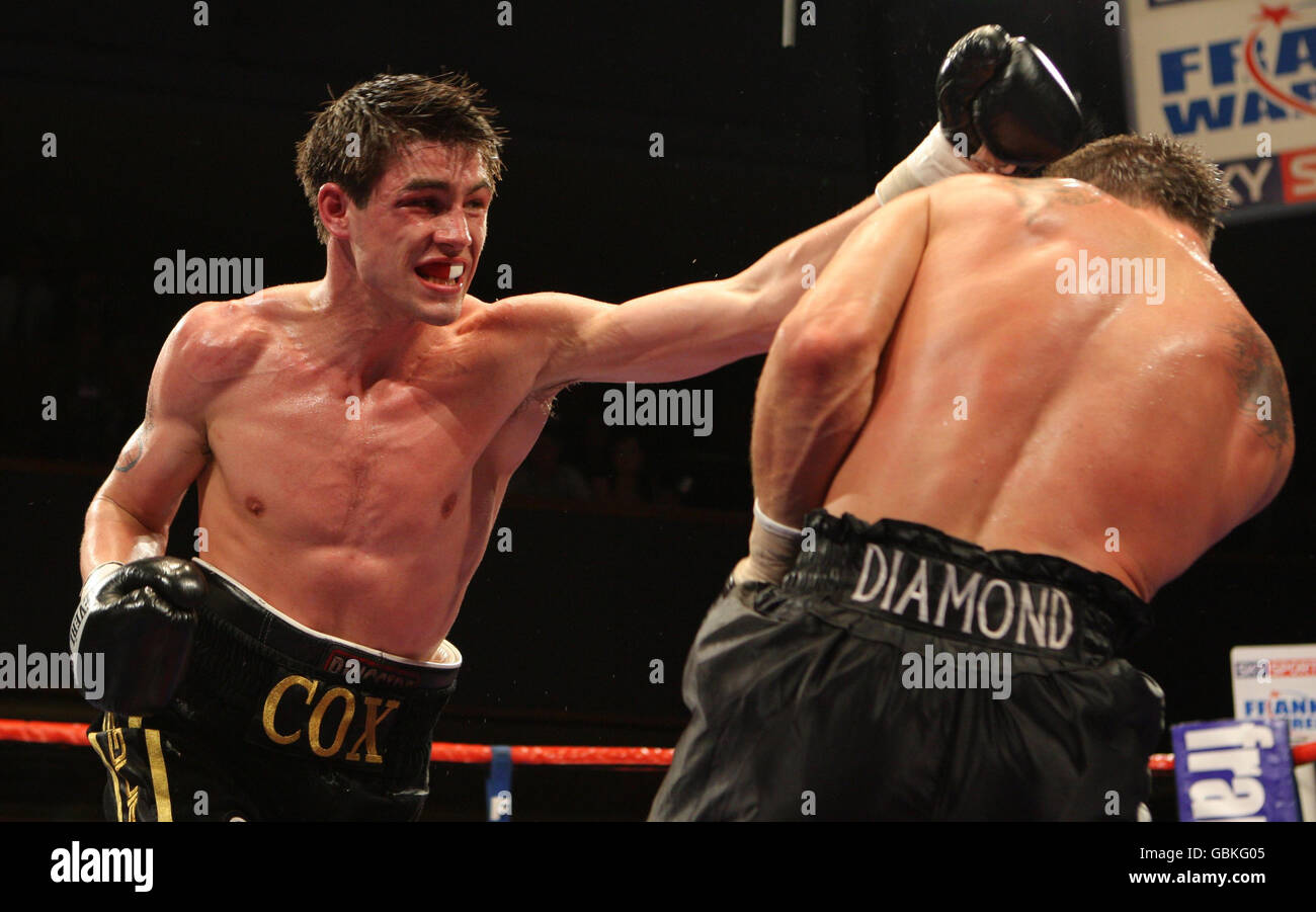 Boxing - Eliminatore Welterweight Title Bout - Jamie Cox v Mark Lloyd - Wolverhampton sala civica Foto Stock