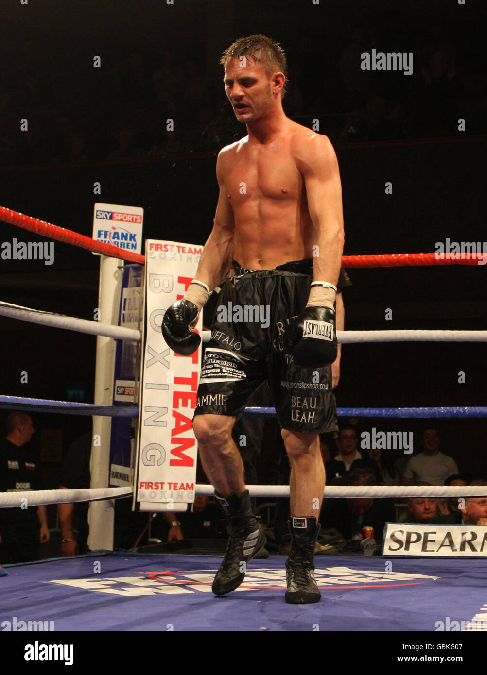 Boxing - Eliminatore Welterweight Title Bout - Jamie Cox v Mark Lloyd - Wolverhampton sala civica Foto Stock