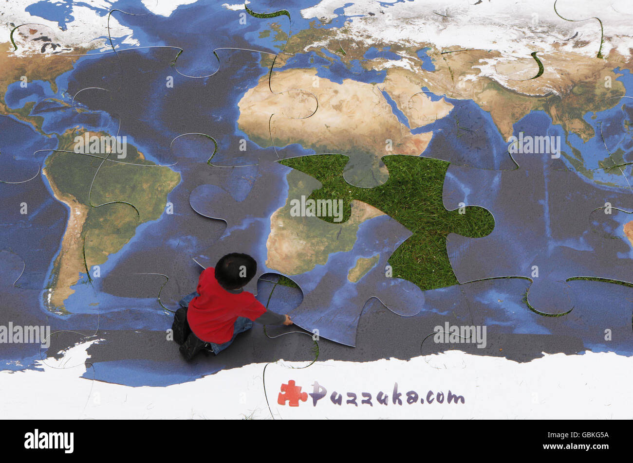 Puzzuka lancia un sito web Foto Stock