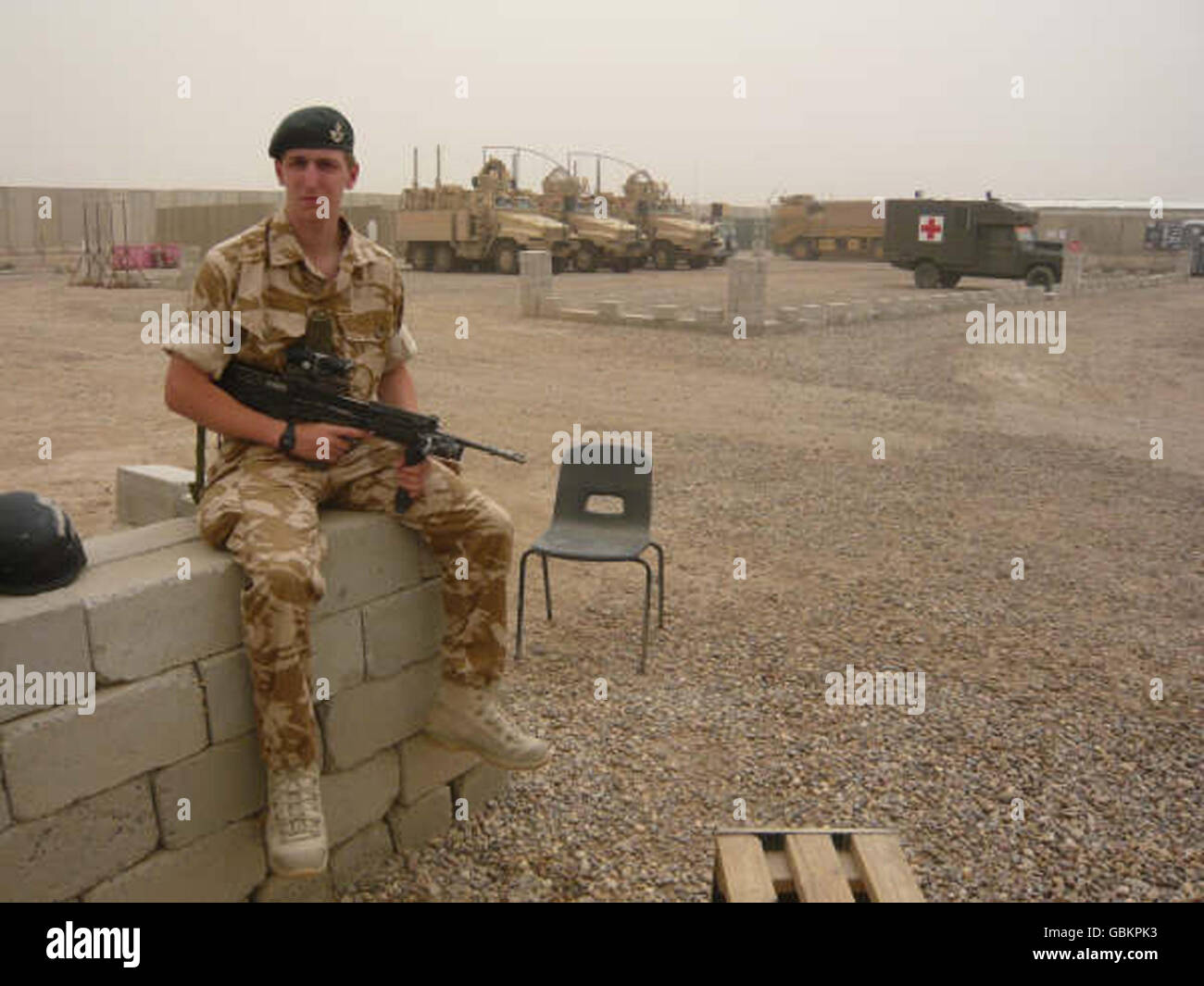 Foto non scattata di Rifleman Samuel Coleman, che è abbastanza sicuro che ha una pretesa di fama i suoi compagni soldati non - è un jockey semi-professionale. Foto Stock