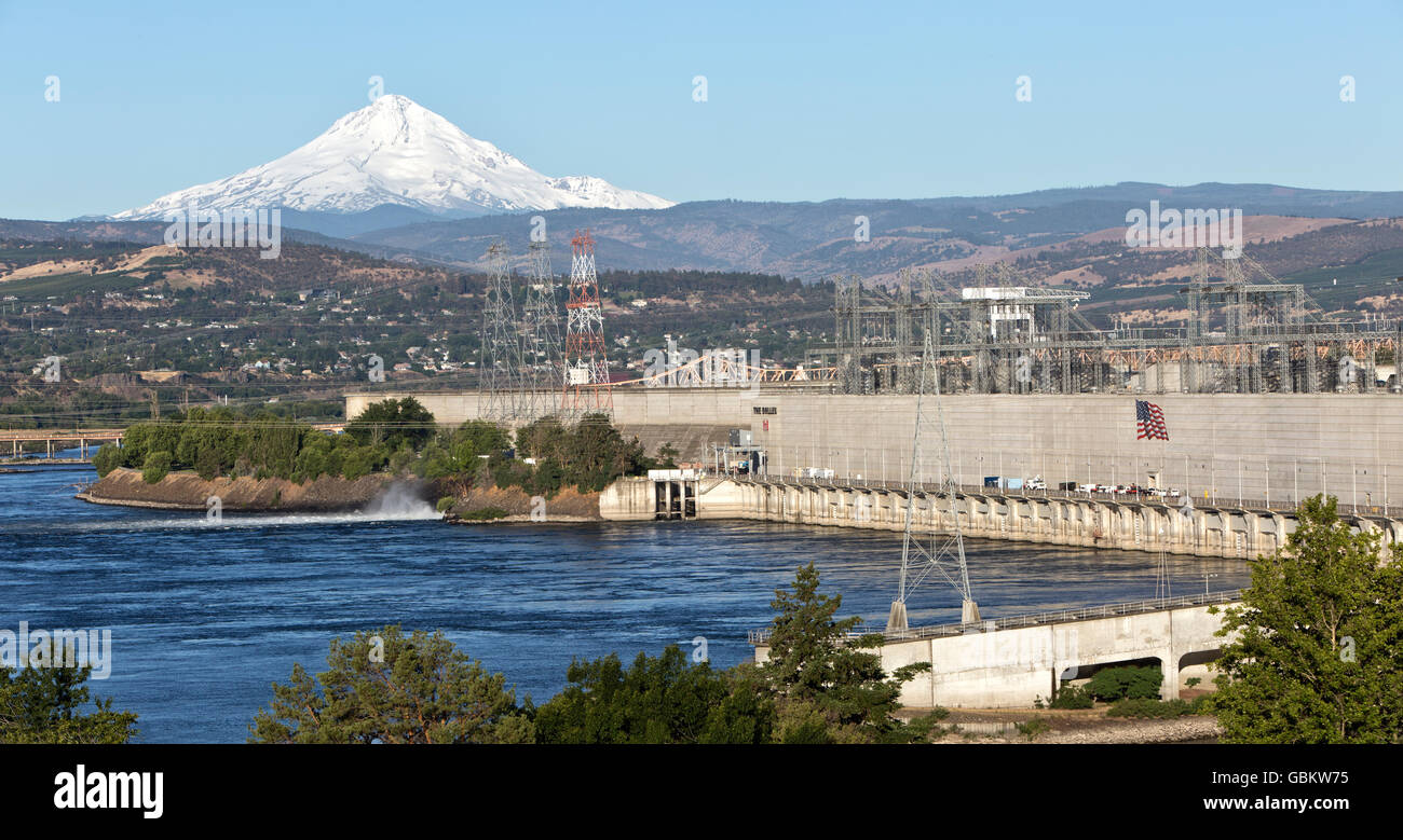 La diga di Dalles, centrale idroelettrica, città dell'Dalles. Foto Stock