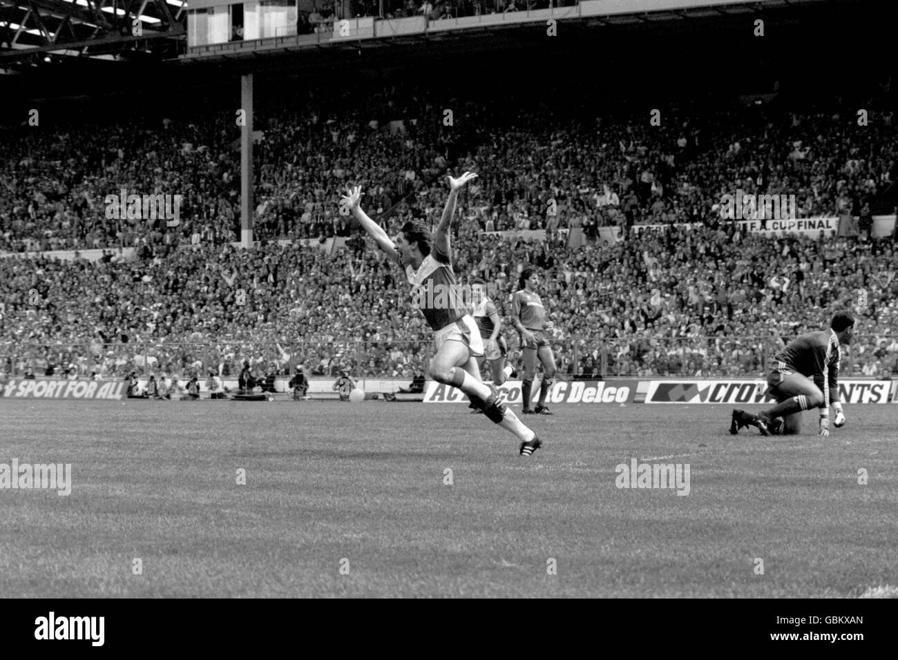 Calcio - fa Cup - finale - Everton / Liverpool. Gary Lineker di Everton celebra il traguardo di apertura. Foto Stock