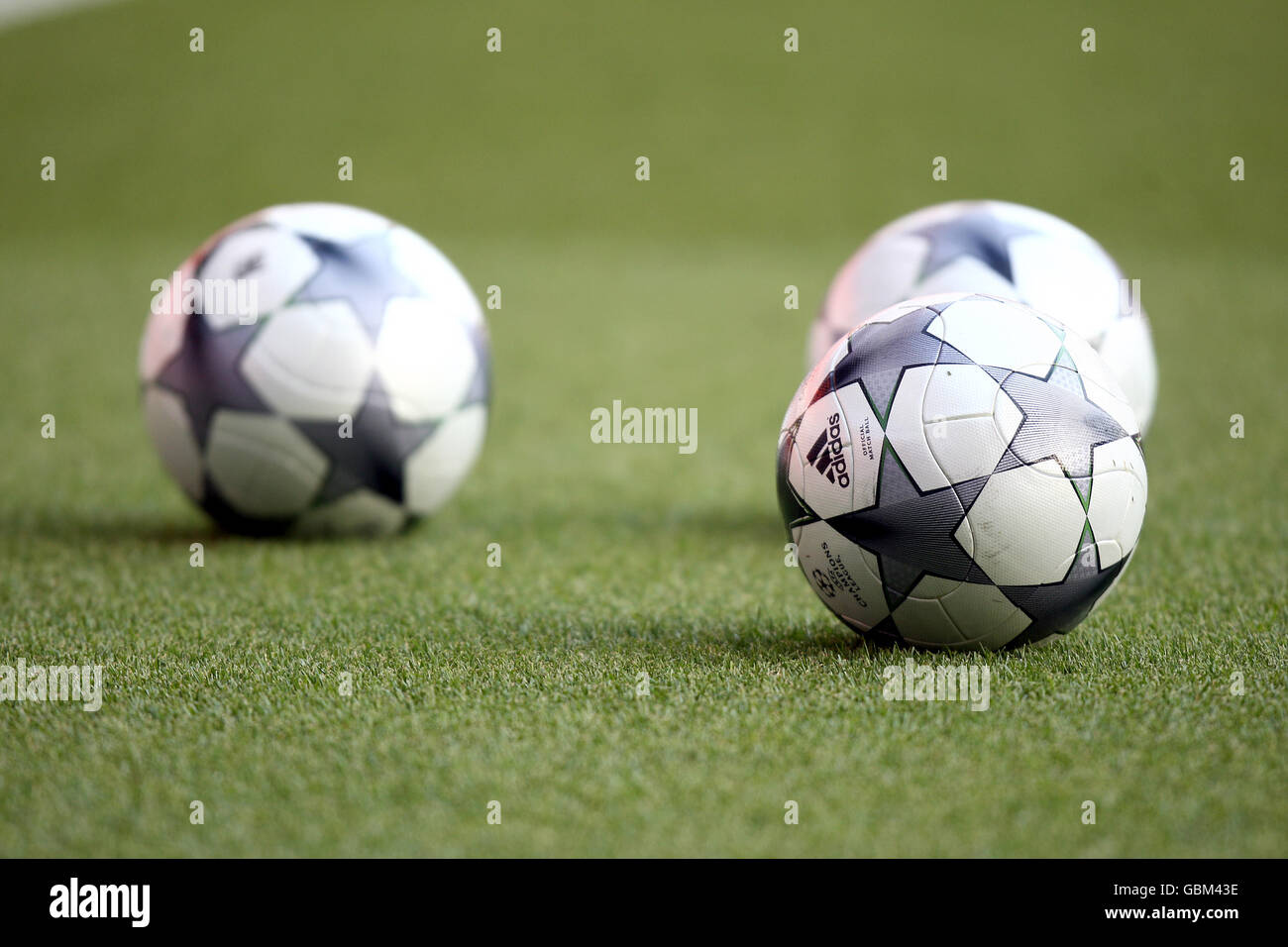 Calcio - UEFA Champions League - Semifinale - seconda tappa - Arsenal v Manchester United - Emirates Stadium. Palle ufficiali della Champions League Foto Stock