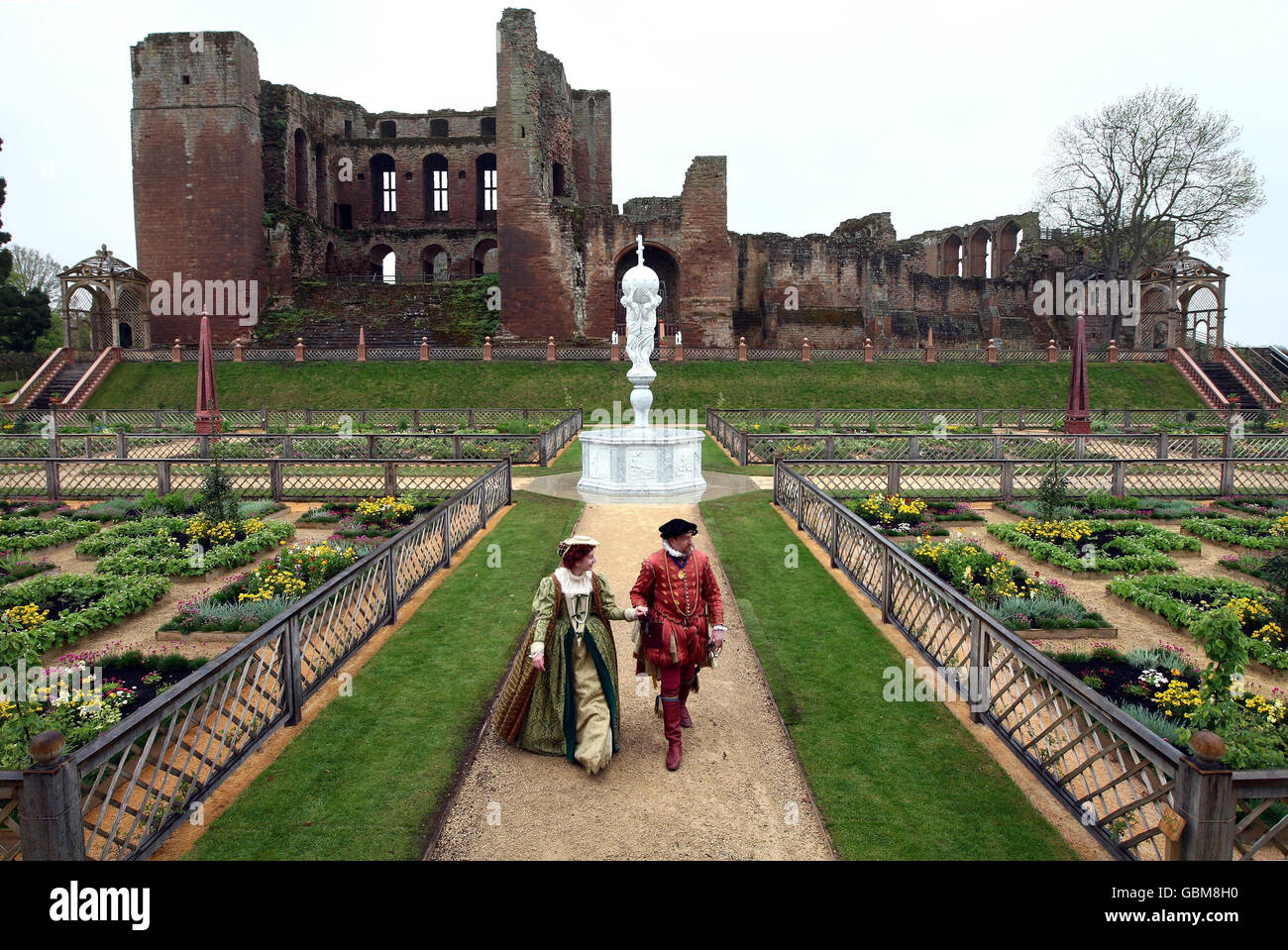 La ricostruzione dei giardini presso il Castello di Kenilworth Foto Stock