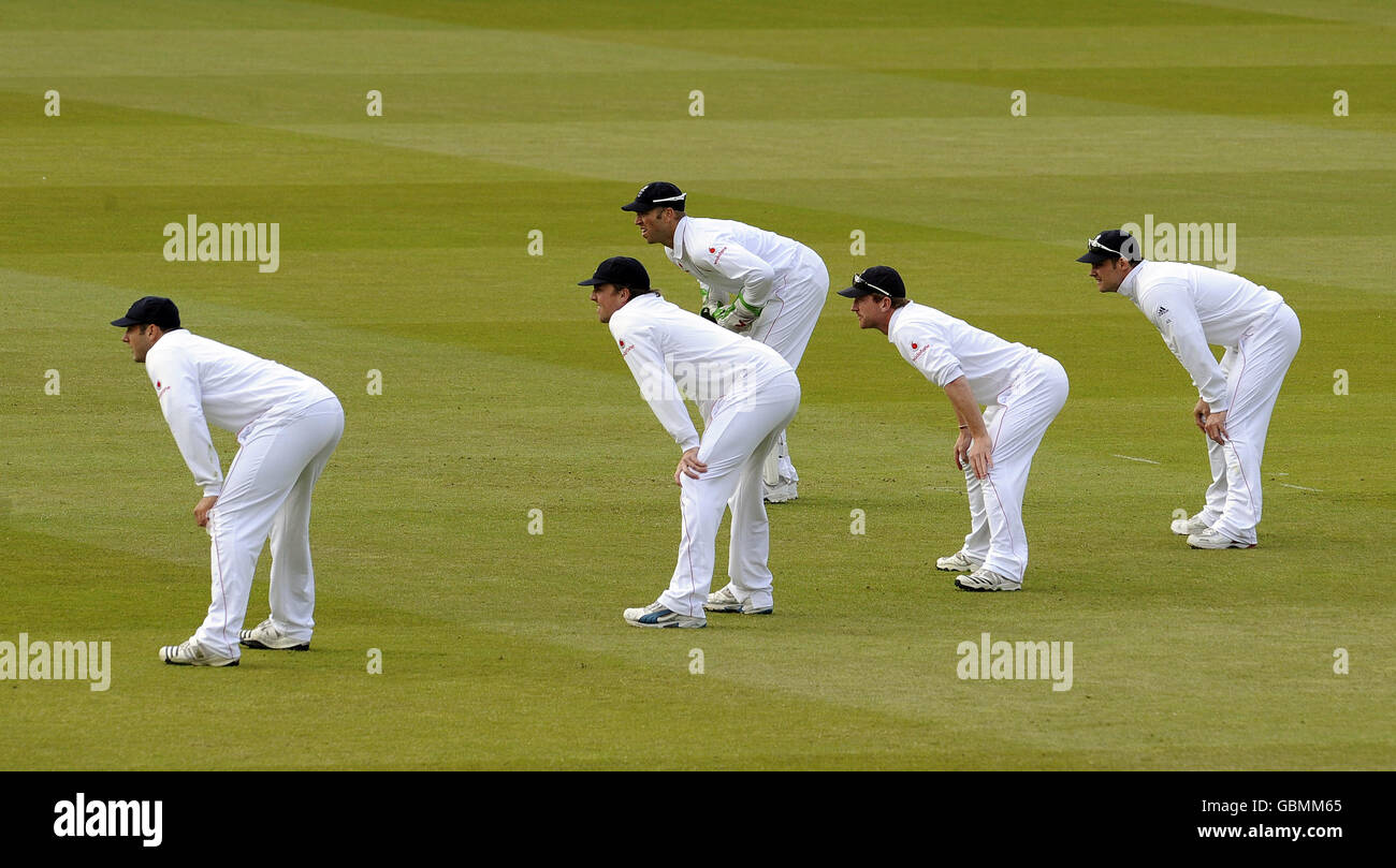 Cricket - primo test npower - Day Two - Inghilterra / West Indies - Lord's Cricket Ground. L'Inghilterra scivola e guardiana durante il primo incontro di prova di npower al Lord's Cricket Ground, Londra. Foto Stock