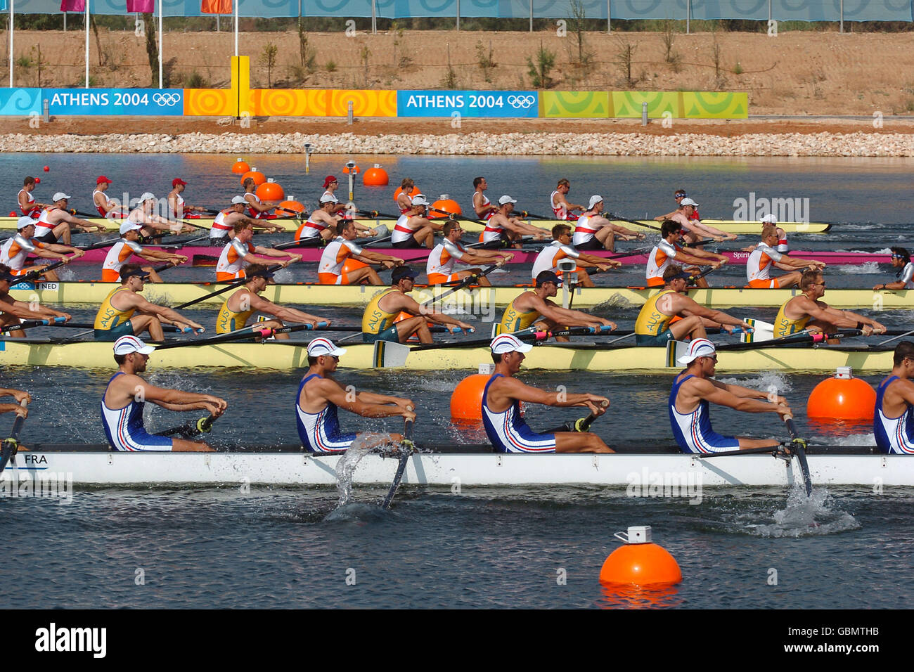 Canottaggio - Giochi Olimpici di Atene 2004 - Uomini otto - Riscaldare due Foto Stock