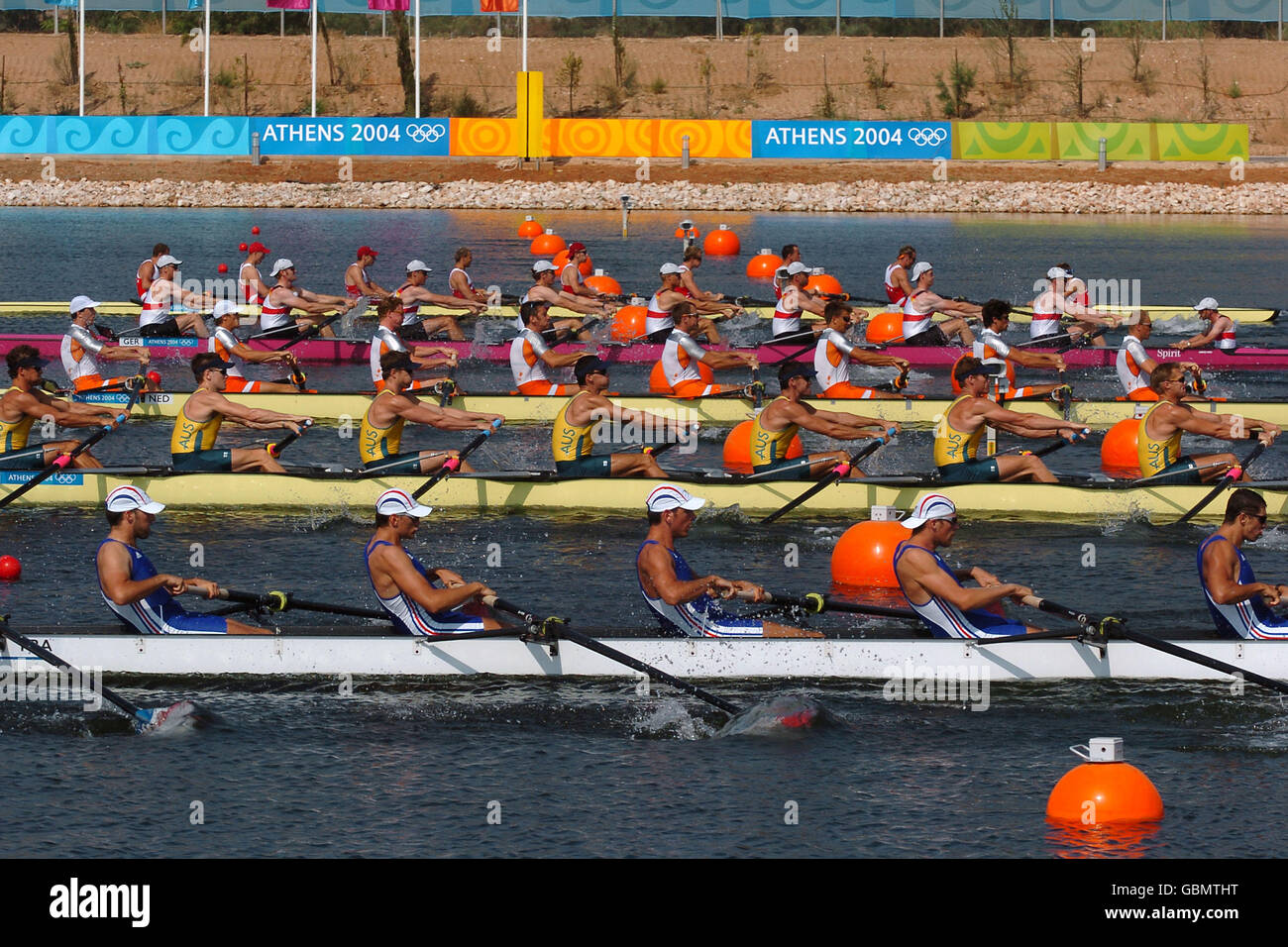 Canottaggio - Giochi Olimpici di Atene 2004 - Uomini otto - Riscaldare due Foto Stock