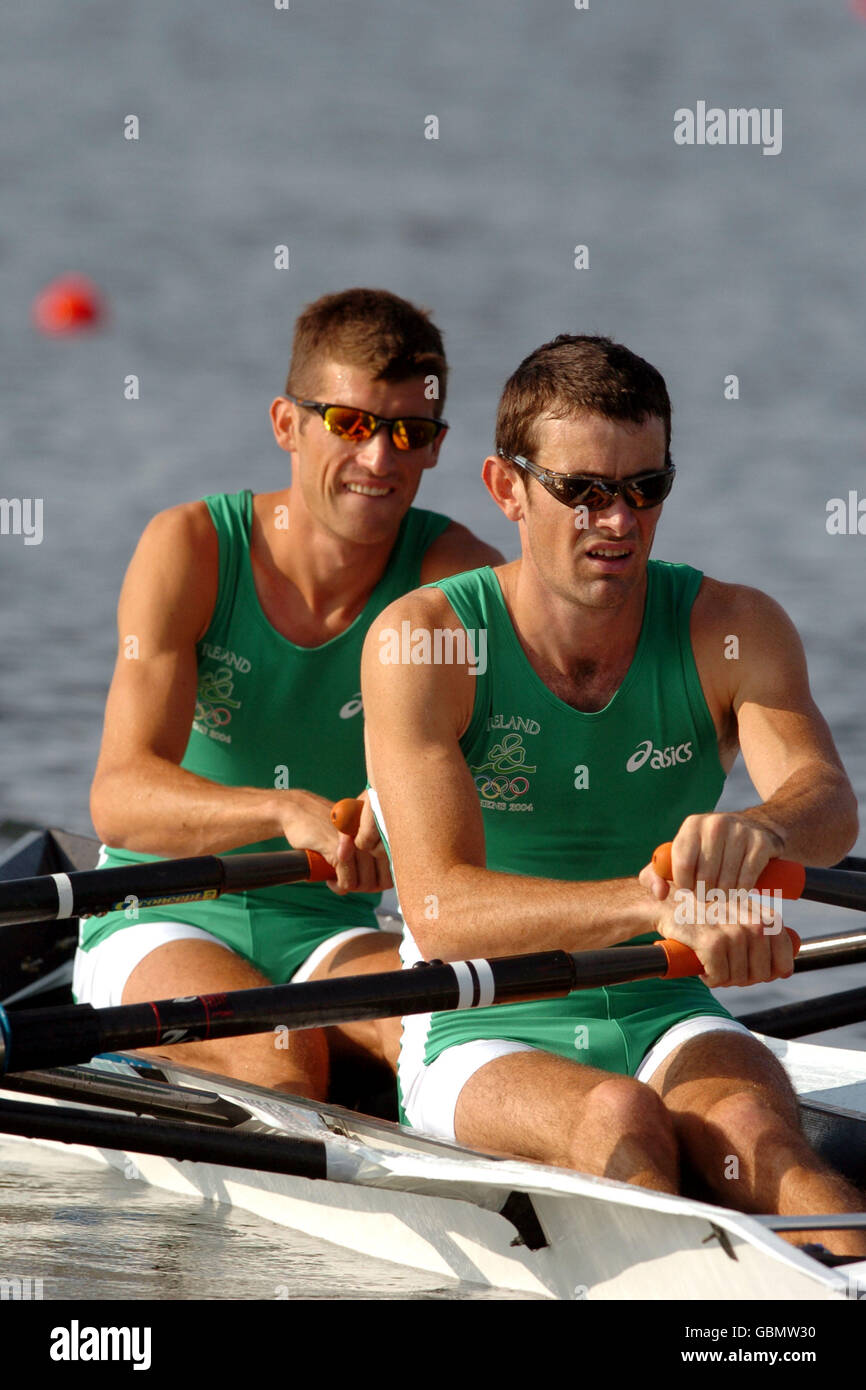 Sam Lynch (l) e Gearoid Towey (r) in azione Foto Stock