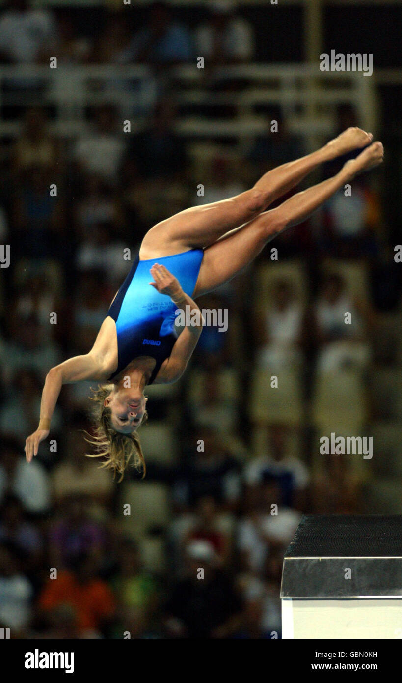 Diving - Giochi Olimpici di Atene 2004 - piattaforma 10 m donna - Premliminary. Yolanda M.Ortiz Espinoza di Cuba Foto Stock