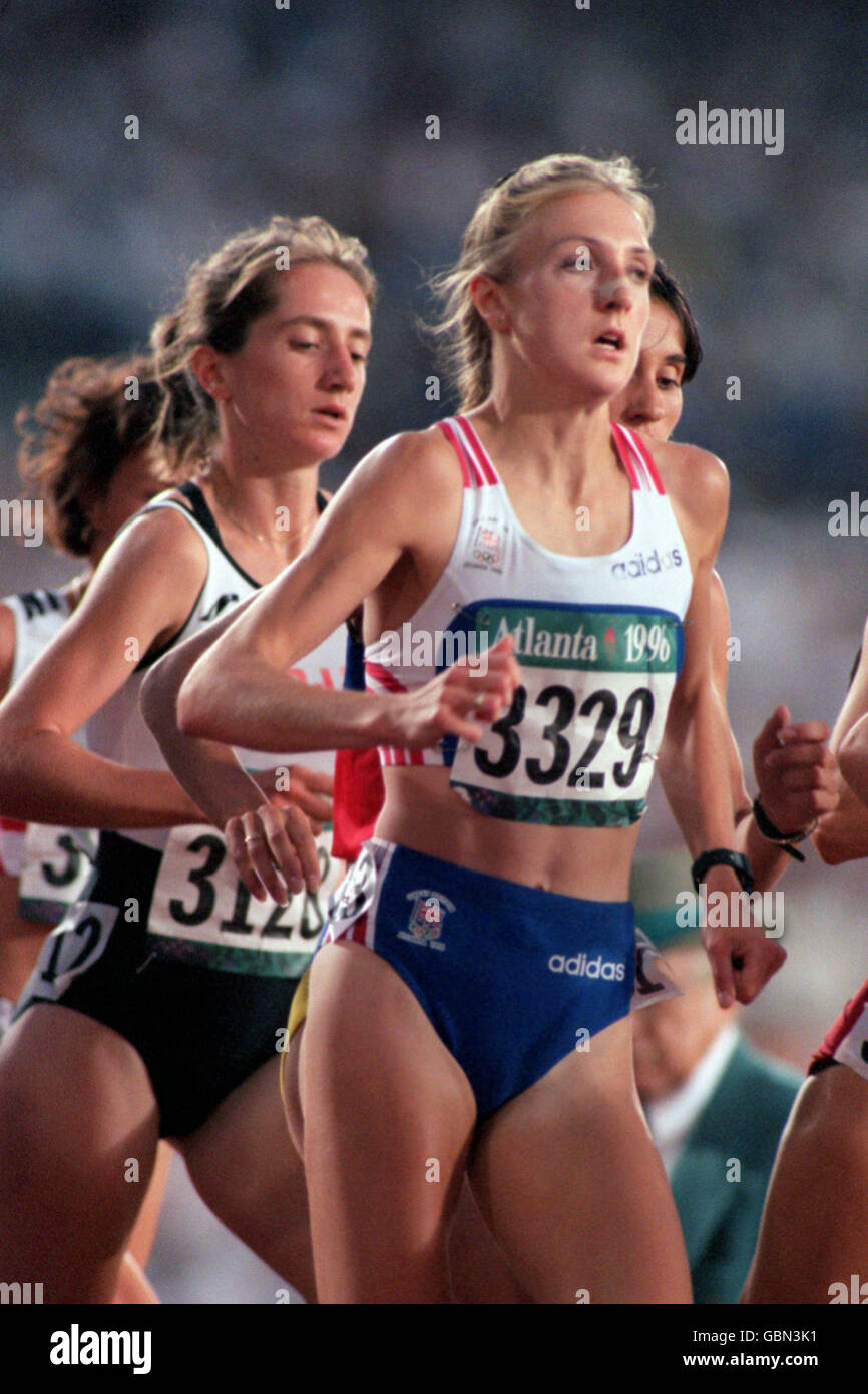 La Gran Bretagna Paula Radcliffe (r) conduce dal maggiordomo canadese Kathy (l) che ha cambiato fedeltà alla sua madre Gran Bretagna in 2000) Foto Stock