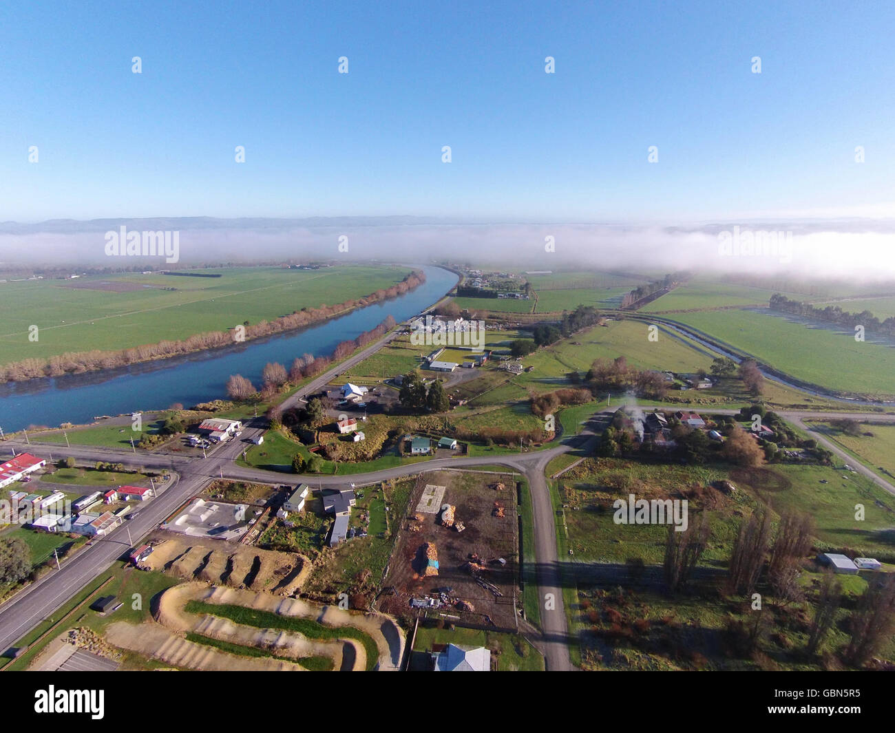 Kaitangata e Clutha River, vicino Balclutha, Clutha District, Sud Otago, South Island, in Nuova Zelanda - antenna fuco Foto Stock