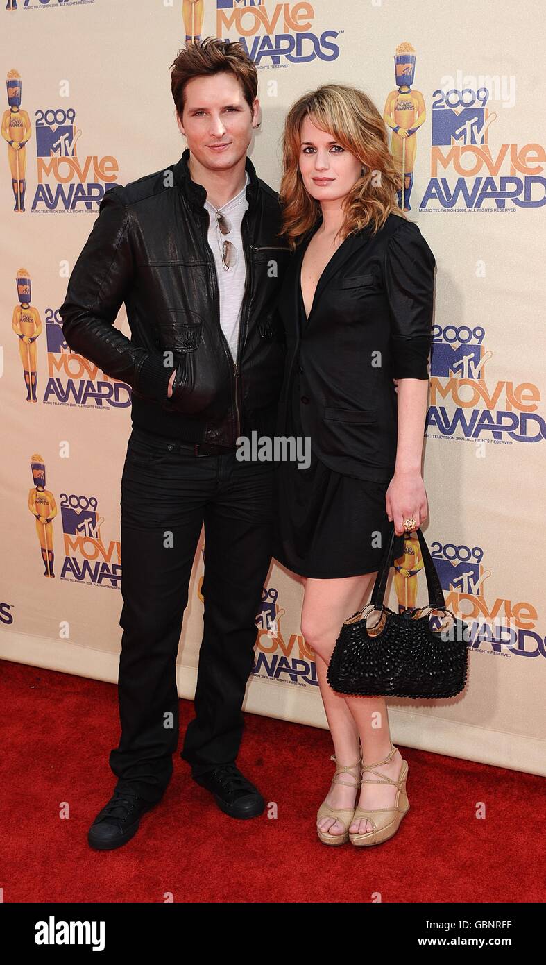 Peter Facinelli ed Elizabeth Reaser arrivano per i MTV Movie Awards al Gibson Amphitheatre, Universal City, Los Angeles. I MTV Movie Awards 2009 saranno premiati su MTV One lunedì 1 giugno alle ore 21:00. Foto Stock