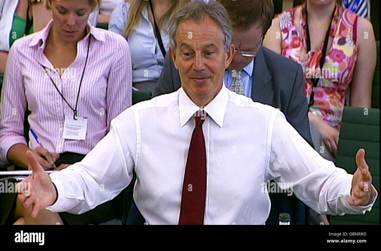 Tony Blair fornisce prove alla commissione per gli affari esteri su Israele e i territori palestinesi occupati, a Westminster, nel centro di Londra. Foto Stock