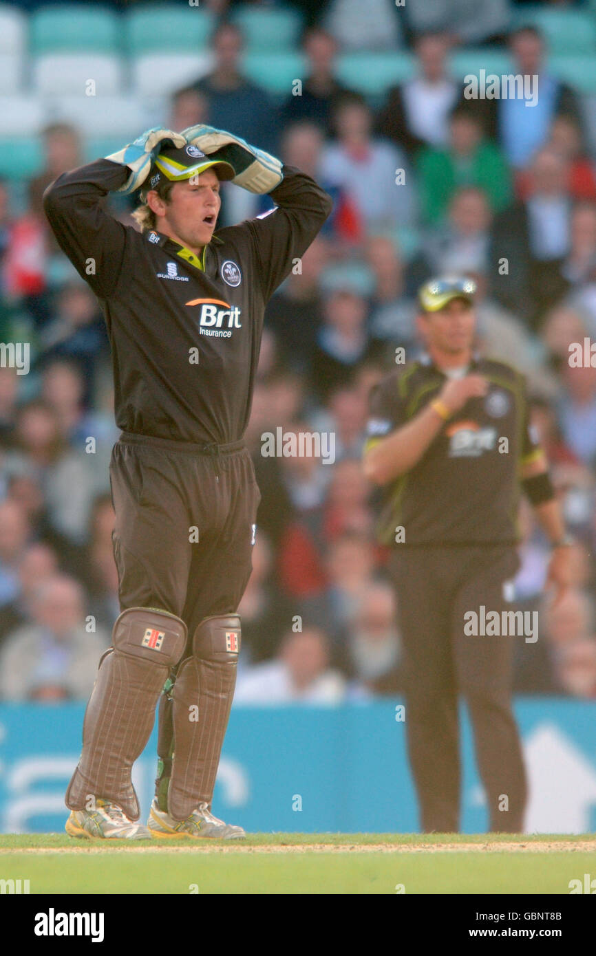 Cricket - Twenty20 Cup 2009 - South Division - Surrey Brown Caps v Sussex Sharks - The Brit Oval. Gary Wilson di Surrey Brown Caps reagisce Foto Stock