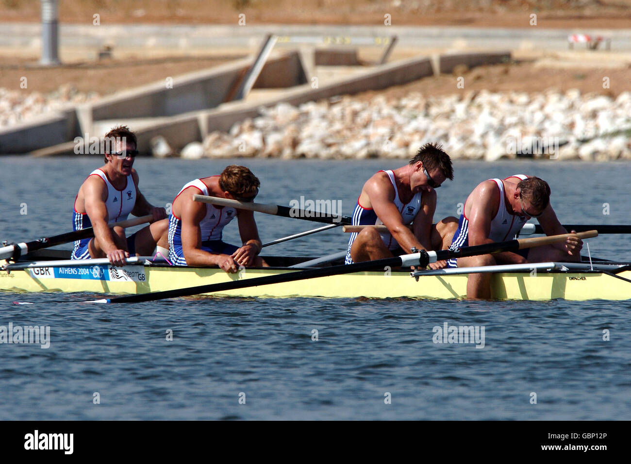 I quattro Mens della Gran Bretagna di Matthew Pinsent, ed Coode, James Cracknell e Steve Williams celebrano la loro vittoria finale fotografica sui quattro canadesi in finale Foto Stock