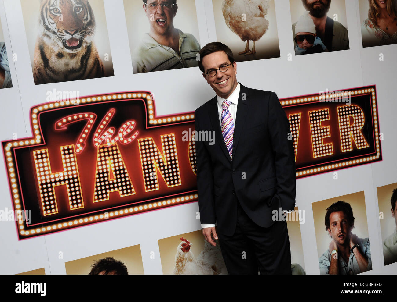 The Hangover Premiere - Londra. Ed Helms arriva alla prima del nuovo film The Hangover al Vue West End di Londra. Foto Stock