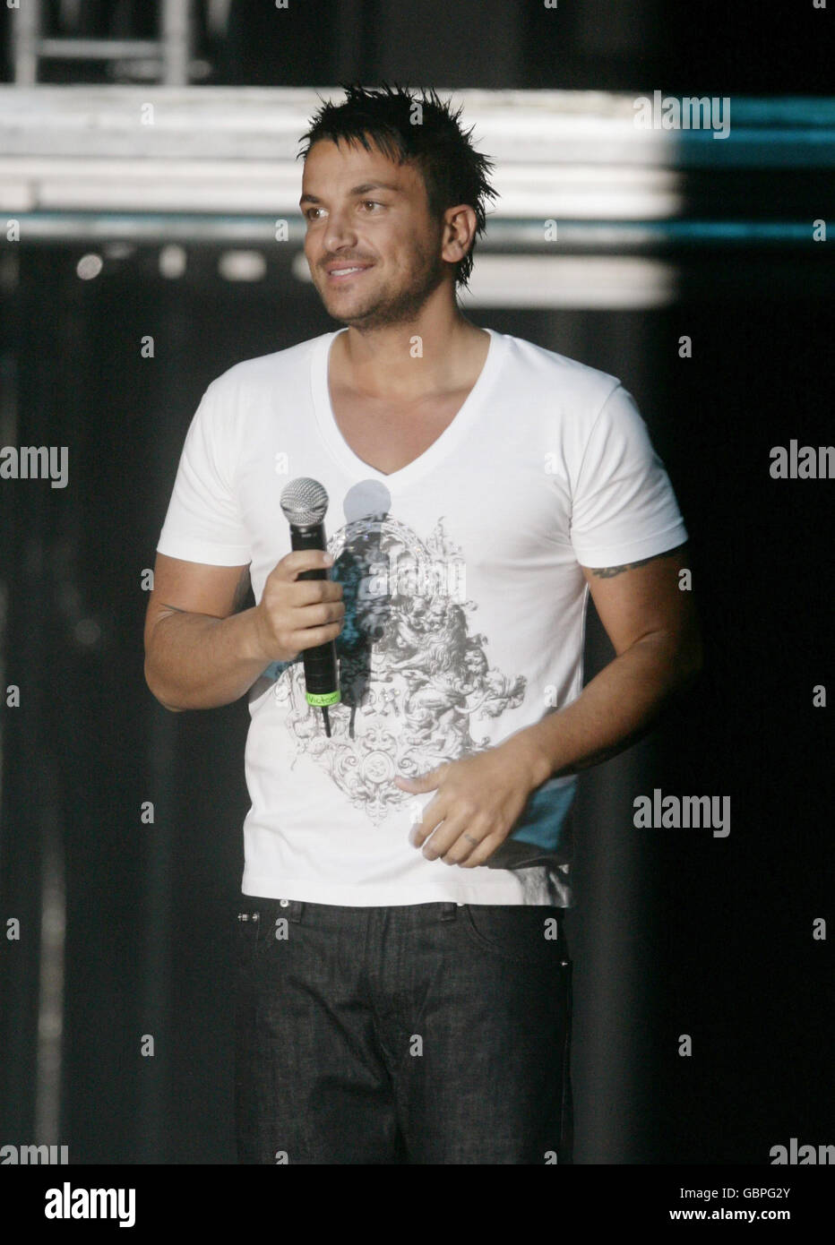 Peter Andre presenta qui come The Boys - uno spettacolo coreografato dall'ex marito di Jennifer Lopez, Cris Judd - all'Indigo2 nell'Arena 02, Greenwich. Foto Stock