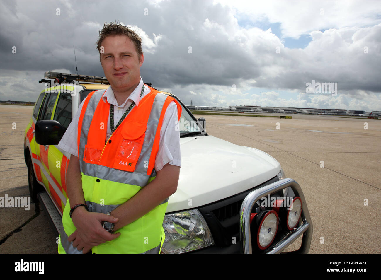 Aeroporto di Heathrow. Responsabile delle operazioni aeree Mark Sandford presso l'aeroporto di Heathrow, Middlesex Foto Stock