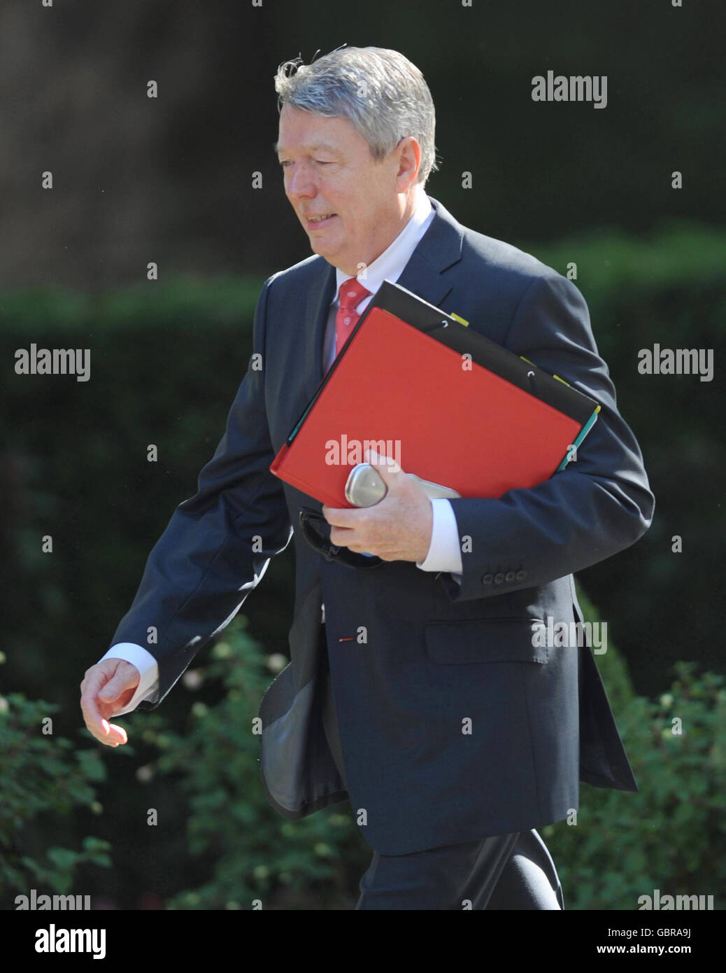 Alan Johnson arriva per questa riunione del gabinetto di mattina a Downing Street a Londra. Foto Stock