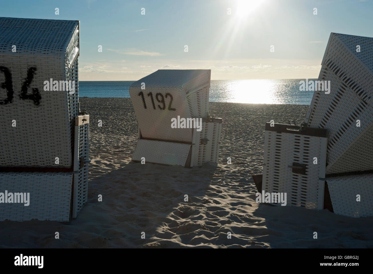 Sedie da spiaggia in vimini, Westerland, Sylt, Frisia settentrionale, Schleswig-Holstein, Germania Foto Stock