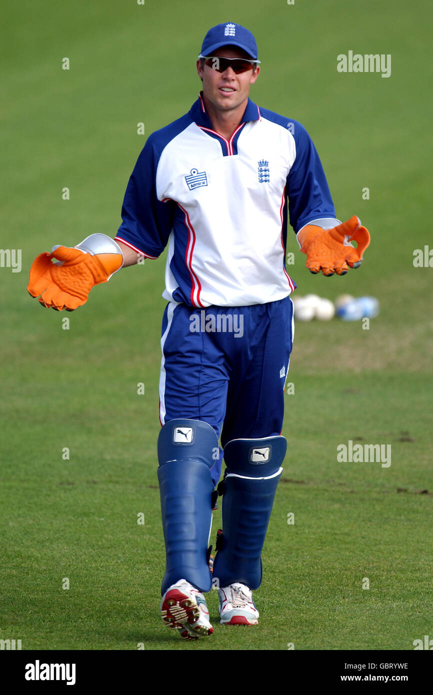 Cricket - ICC Champions Trophy 2004 - Inghilterra contro Zimbabwe. Geraint Jones, Inghilterra Foto Stock