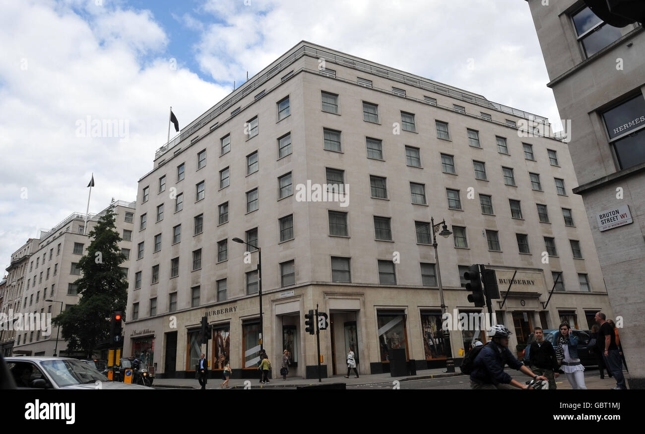 Una vista generale del Burberry Store al 21-23 di New Bond Street nel centro di Londra. Foto Stock