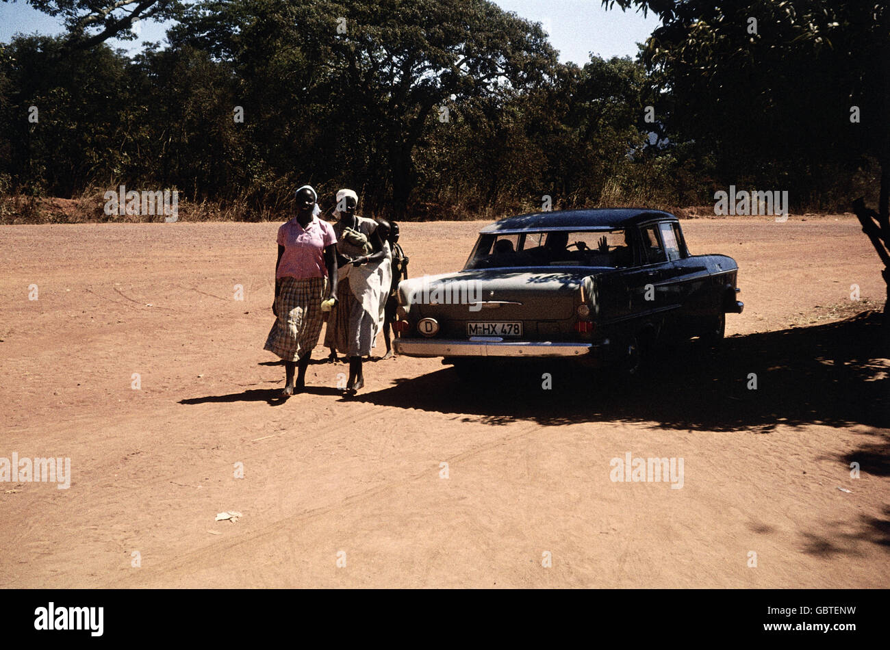 Geografia / viaggio, Kenya, persone, donne locali in Tanganyika, 1960, diritti aggiuntivi-clearences-non disponibile Foto Stock