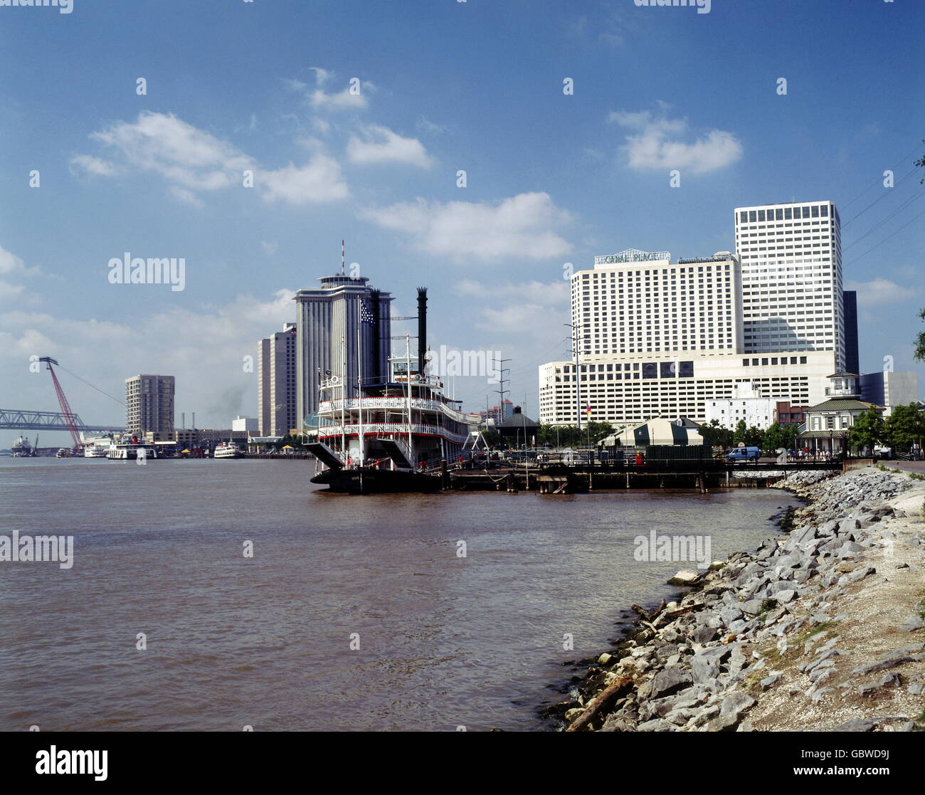 Geografia / viaggio, Stati Uniti d'America (USA), Louisiana, New Orleans, fiume, Mississippi River con skyline, anni '90, diritti aggiuntivi-clearences-non disponibile Foto Stock