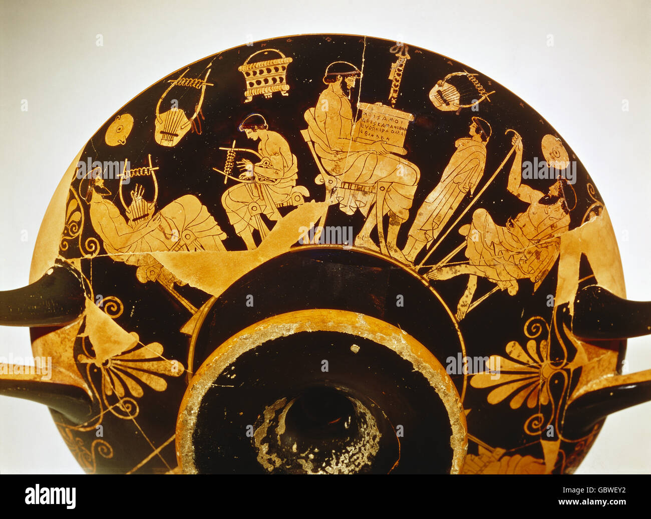 Belle arti, mondo antico, Grecia, vaso dipinto, vaso attico con immagini che mostrano le istruzioni antico, realizzato da Duoris, circa 480 BC, Foto Stock
