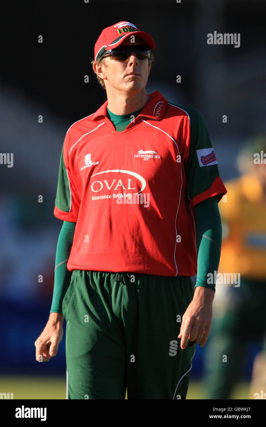 Cricket - Twenty20 Cup 2009 - North Division - Nottinghamshire Outlaws / Leicestershire Foxes - Trent Bridge. Iain o'Brien, Foxes del Leicestershire Foto Stock