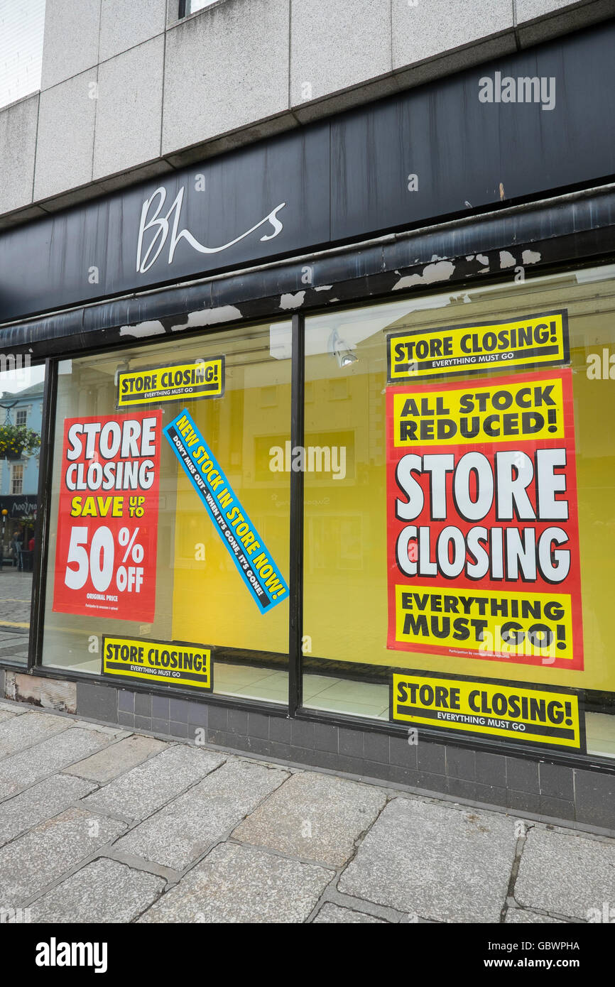 Briti.sh store Home shop in Truro, Cornwall, con la chiusura di avvisi di vendita Foto Stock