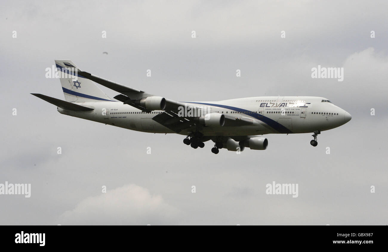 Un aereo Israel Airlines Elau Boeing 747 atterra a Heathrow Aeroporto di Middlesex Foto Stock