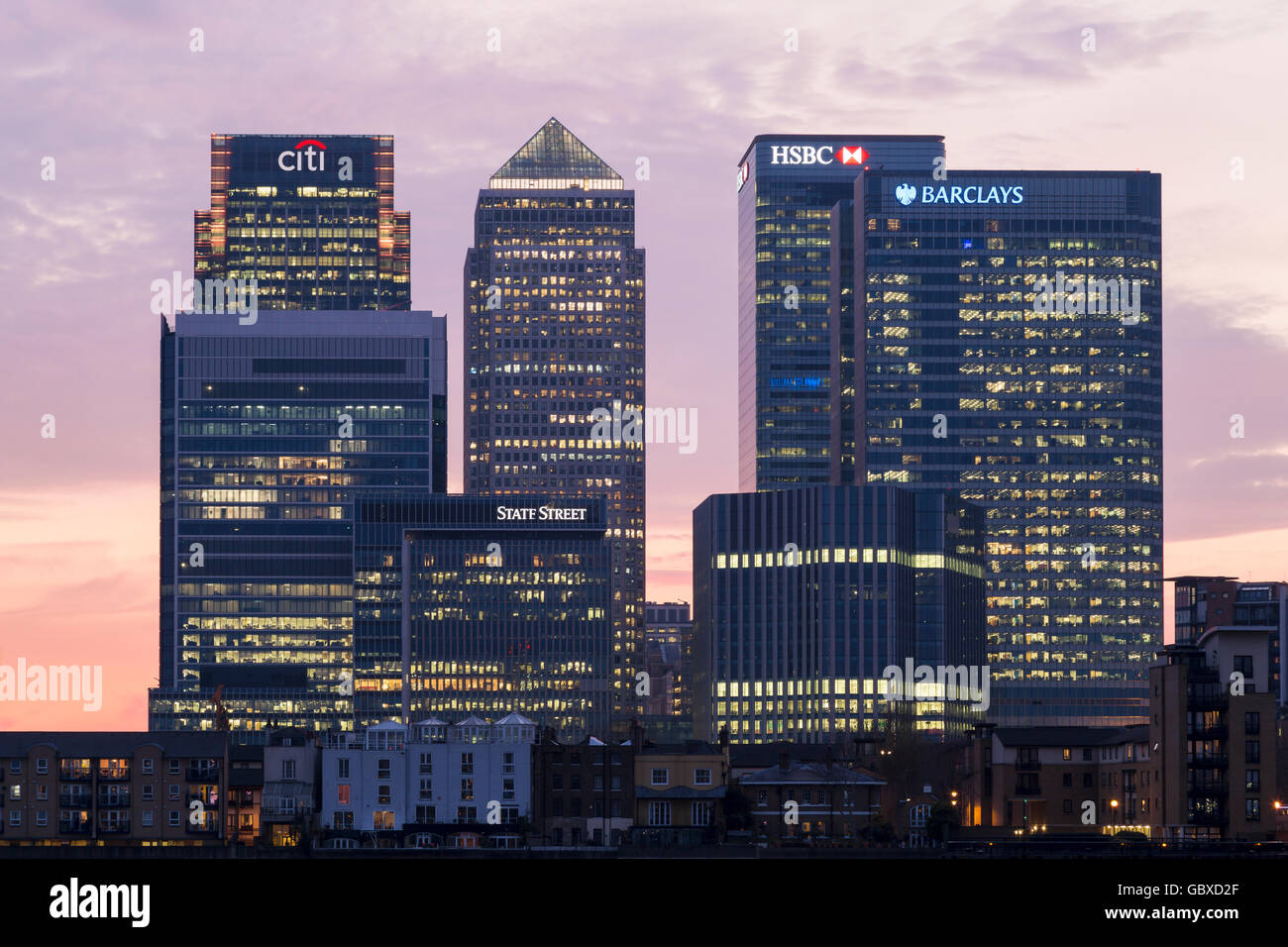 Canary Wharf skyline al tramonto, Londra, Inghilterra Foto Stock
