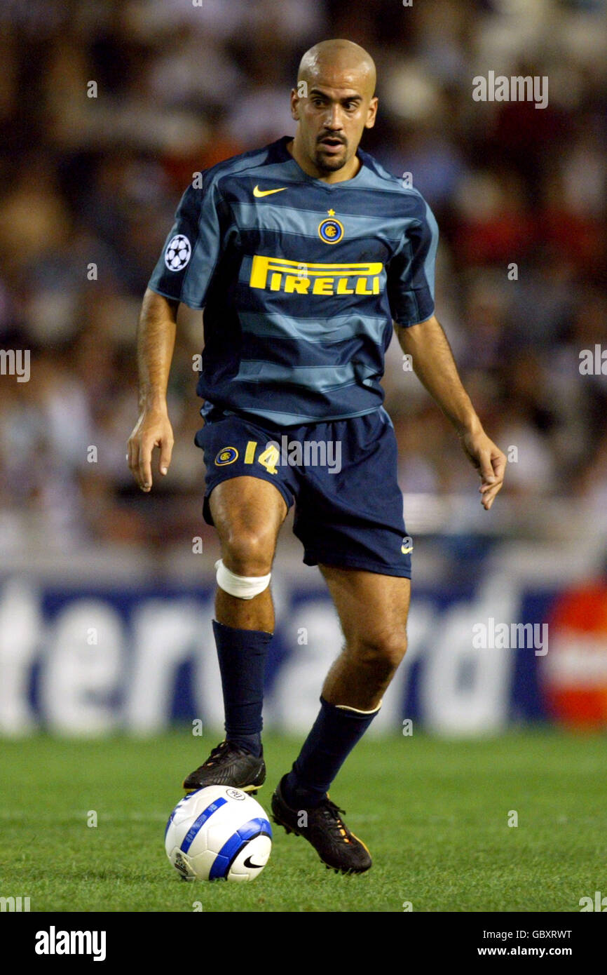 Calcio - UEFA Champions League - Gruppo G - Valencia v Inter Milan. Juan Sebastian Veron, Inter Milan Foto Stock