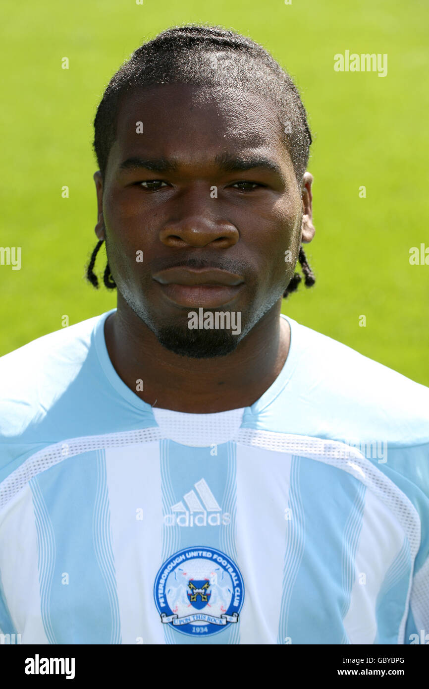 Calcio - Coca-Cola Football League Championship - Peterborough United Photocall 2009/10 - London Road. Aaron Mclean, Peterborough United Foto Stock