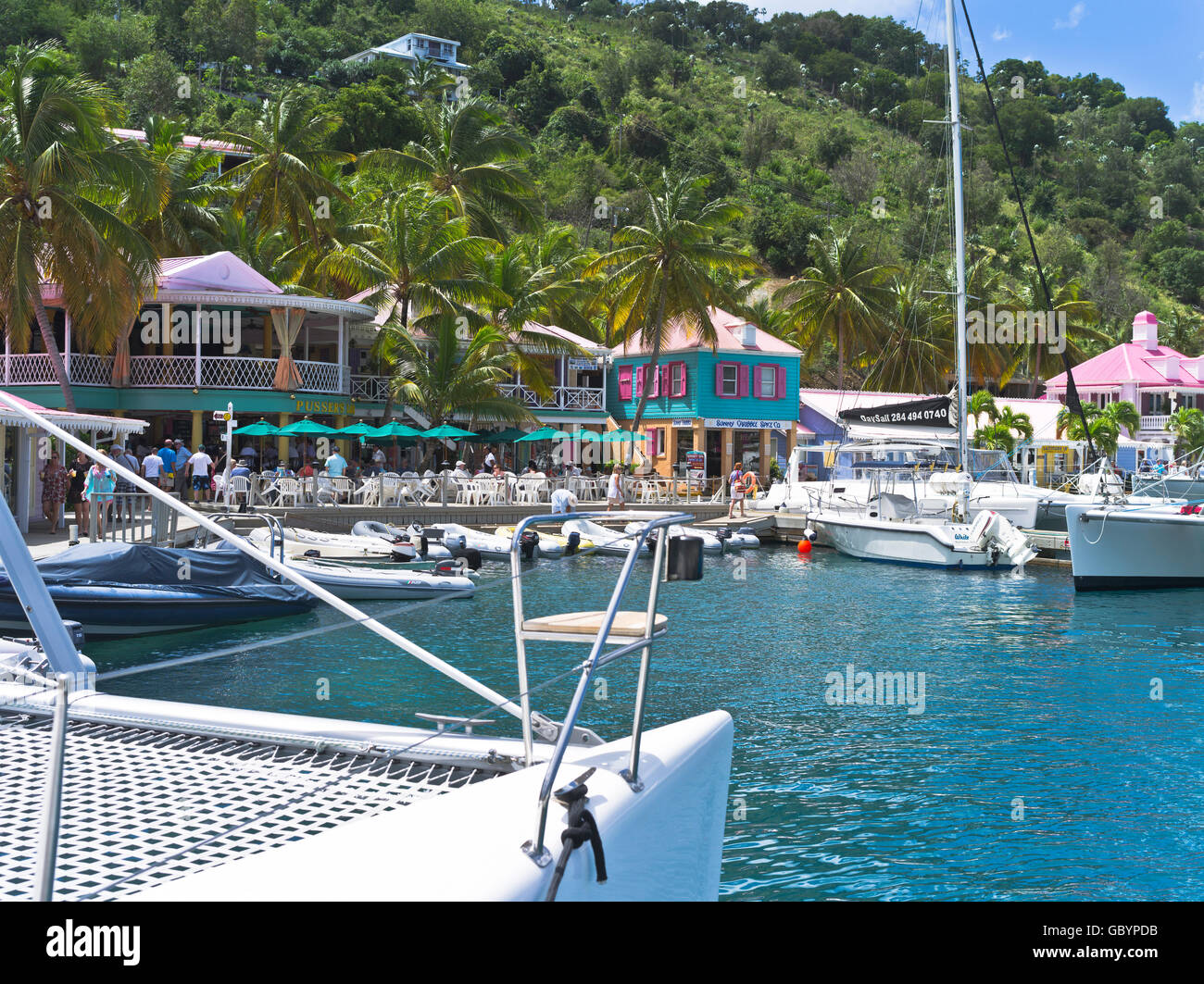 Dh foro Sopers TORTOLA CARAIBI Yacht Marina ristoranti persone Isole vergini britanniche sottovento Foto Stock