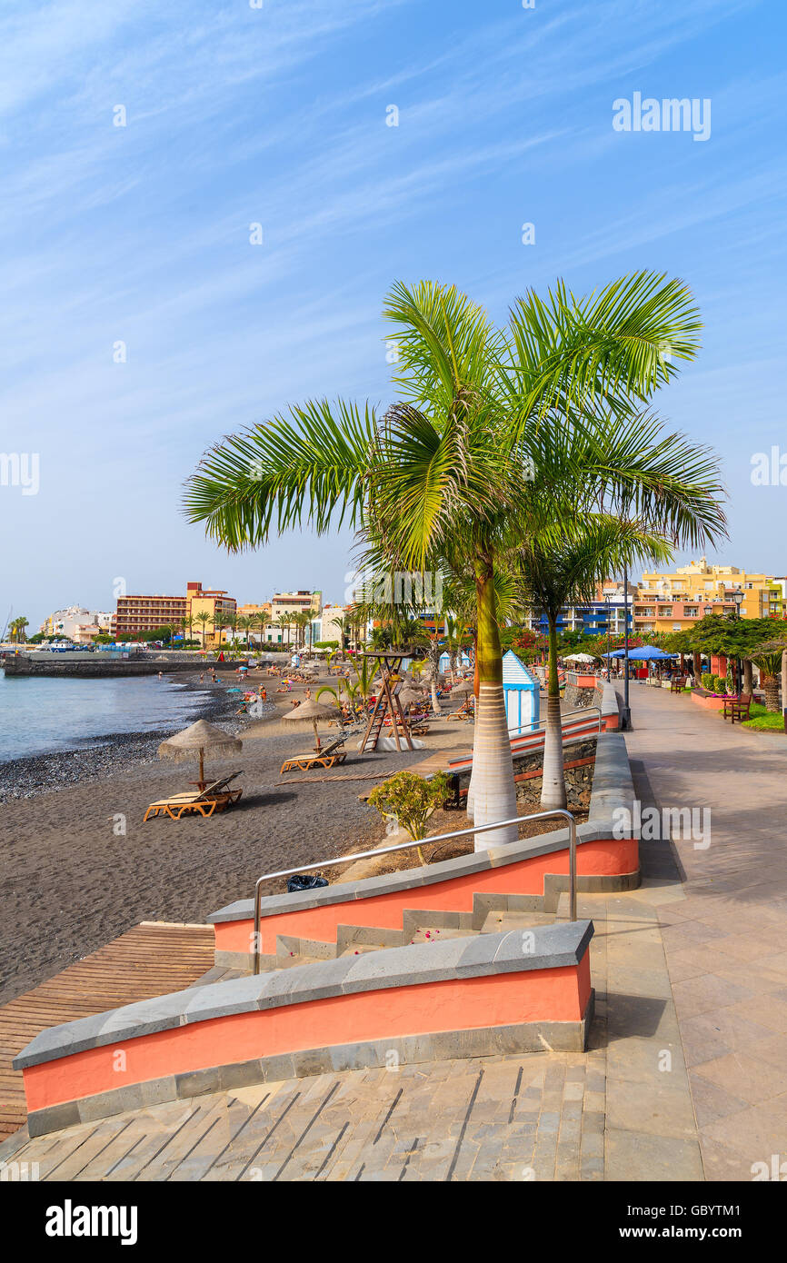 Ingresso alla spiaggia tropicale nella città di San Juan, sulla costa di Tenerife, Isole Canarie, Spagna Foto Stock