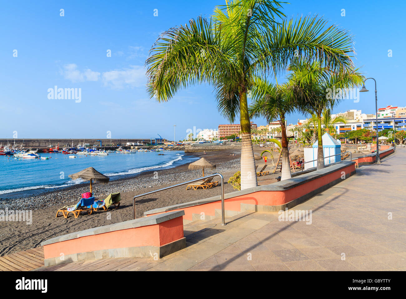 Ingresso alla spiaggia tropicale nella città di San Juan, sulla costa di Tenerife, Isole Canarie, Spagna Foto Stock