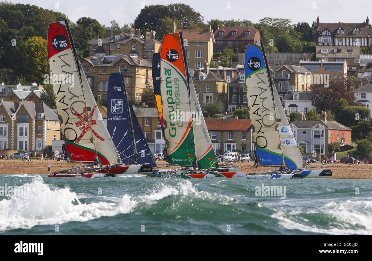 La flotta di iShares Cup durante la settimana dei Cowes sull'isola di Wight. Foto Stock