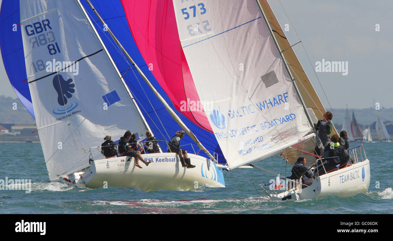Tep in the Water and Team Baltic racing nella flotta J80 il terzo giorno durante la settimana dei Cowes sull'isola di Wight. Foto Stock