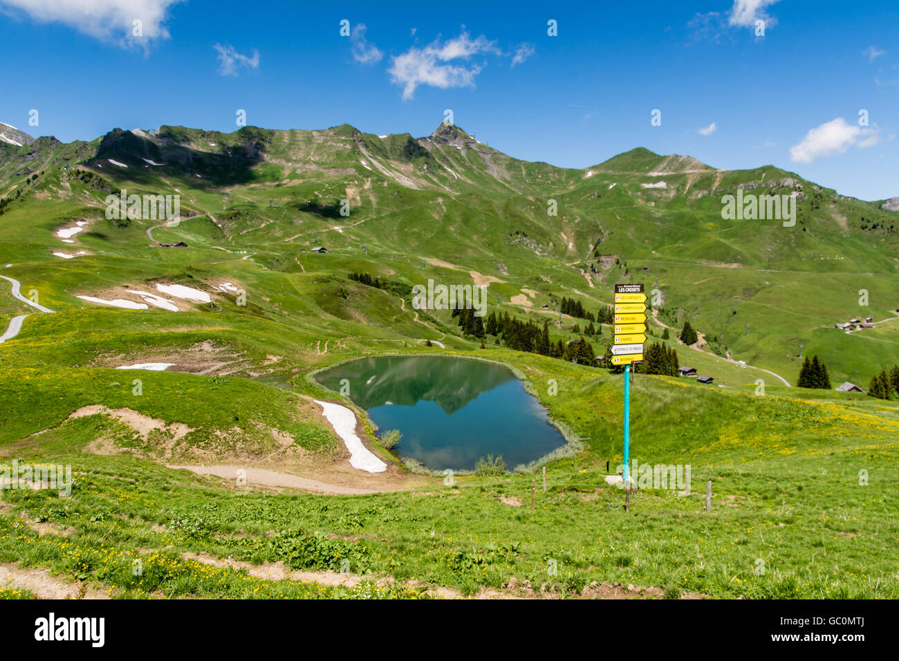 Vista panoramica delle Alpi in Svizzera in estate a Portes du Soleil Foto Stock