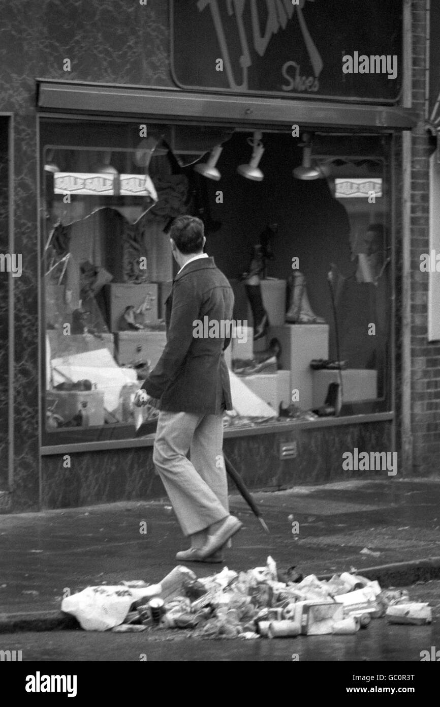 Scarpe la strada sale
