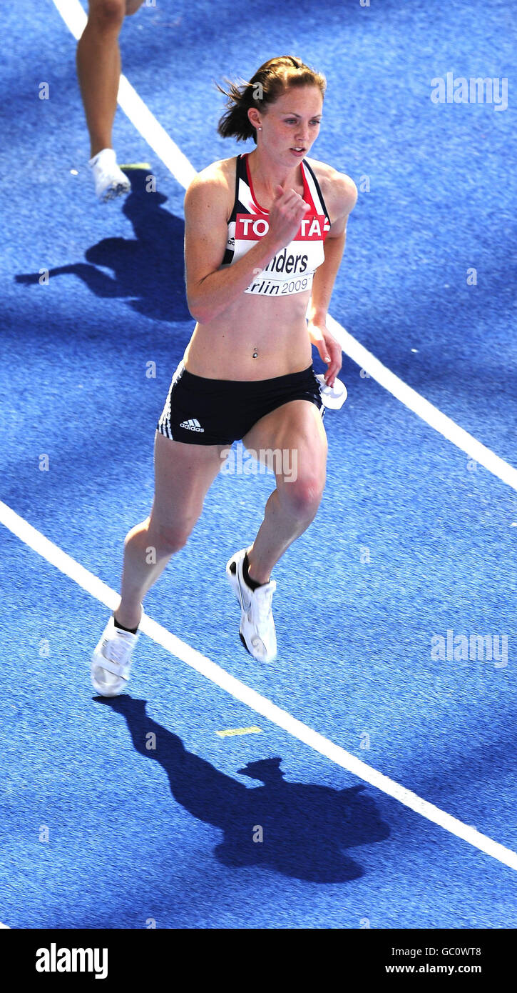 Nicola Sanders della Gran Bretagna si qualifica per il prossimo round dei 400m delle donne durante i Campionati mondiali IAAF all'Olympiastadion di Berlino. Foto Stock