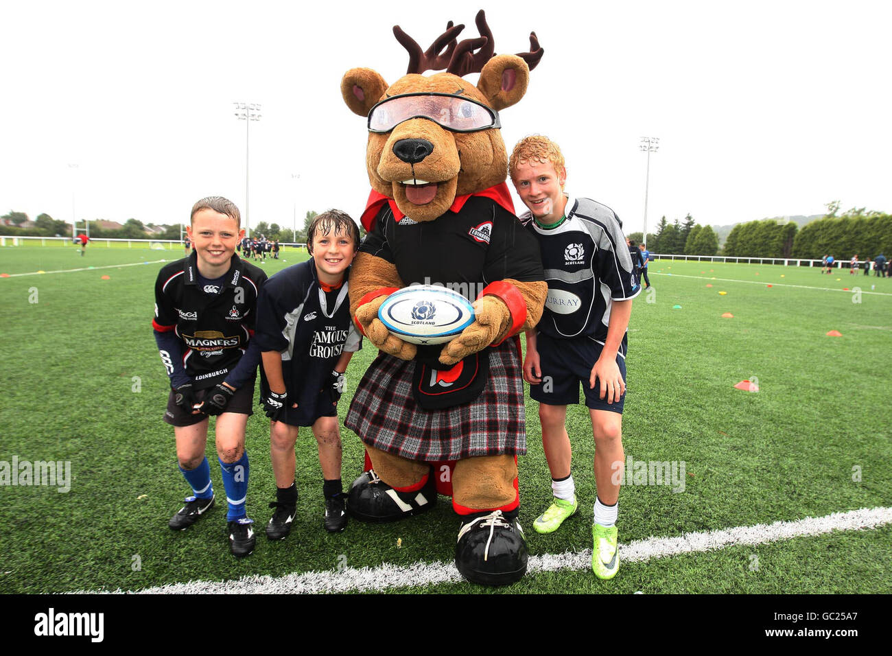 Edinburgh rugby flinty pone partecipanti edinburgh rugby summer camp  murrayfield immagini e fotografie stock ad alta risoluzione - Alamy