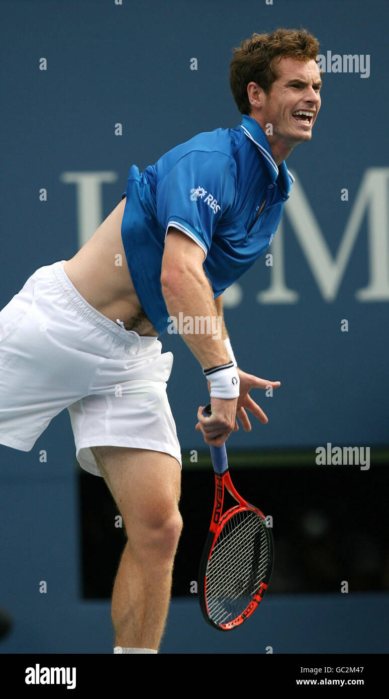 Tennis - 2009 US Open - 9° giorno - Flushing Meadows. Andy Murray della Gran Bretagna in azione contro il croato Marin Cilic durante gli US Open a Flushing Meadows, New York, USA. Foto Stock
