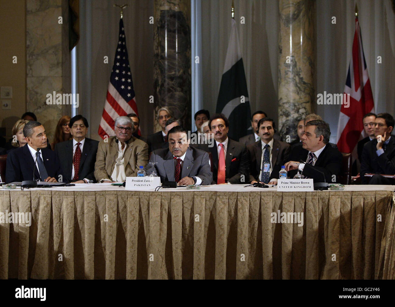 Il presidente AMERICANO Barack Obama incontra il primo ministro britannico Gordon Brown e il presidente pakistano Asif Ali Zardari durante l'Assemblea generale delle Nazioni Unite a New York. Foto Stock